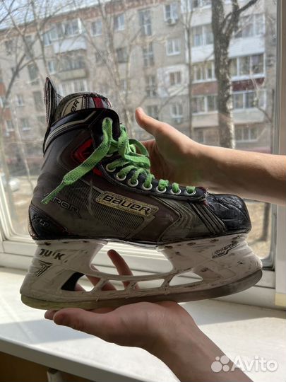 Хоккейные коньки