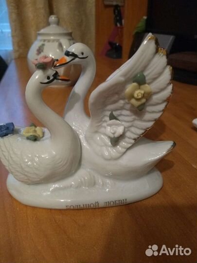 Статуэтка лебеди