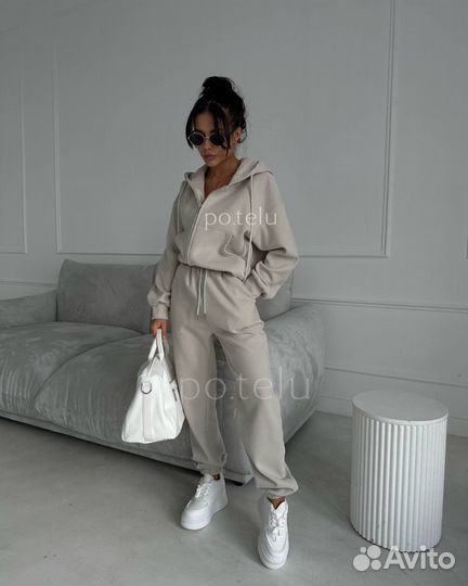 Спортивный костюм женский