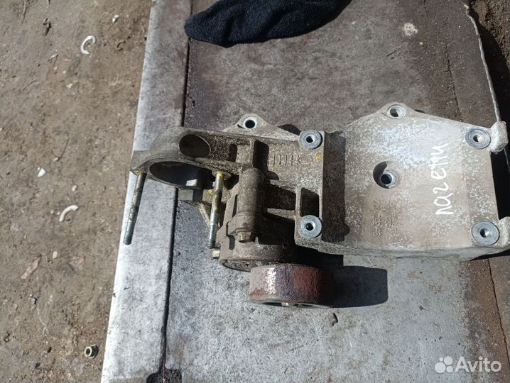 Кронштейн гура Chevrolet Lacetti