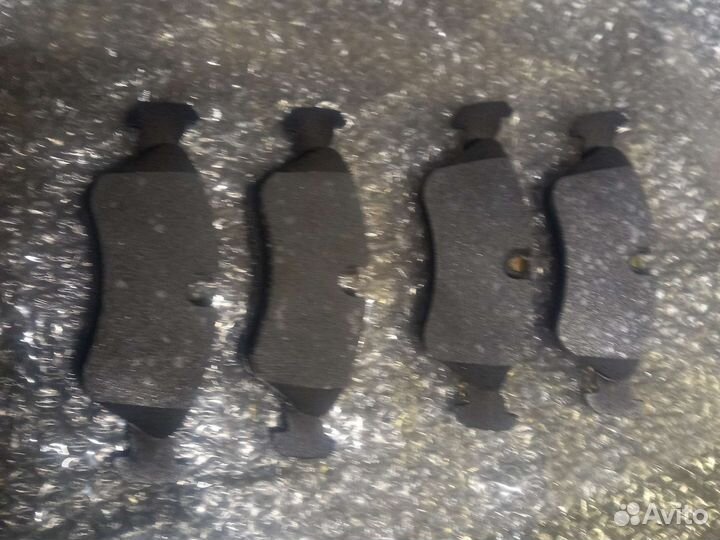 Опель векра А,В передние тормозные колодки