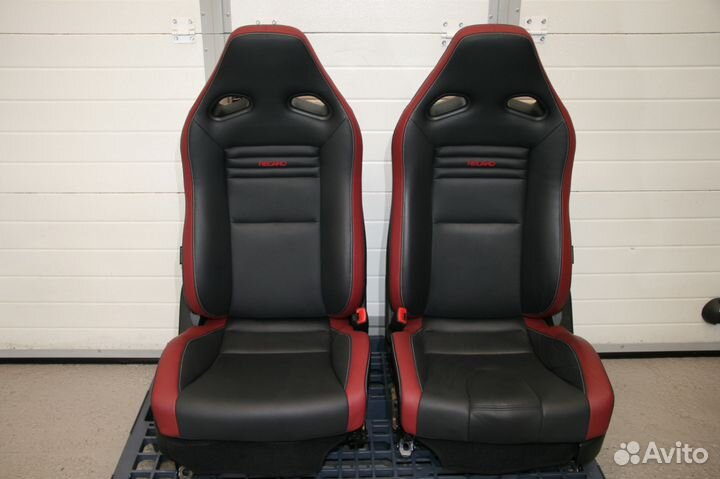 Сиденья передние recaro Nissan GTR35