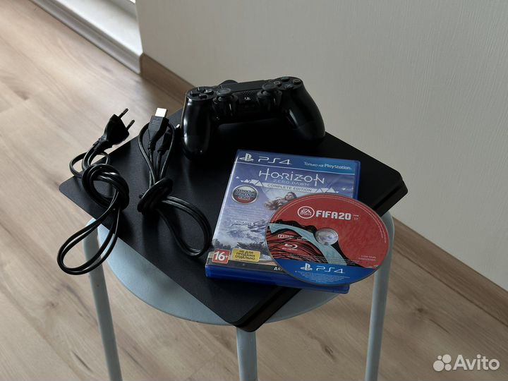 Sony playstation 4 slim