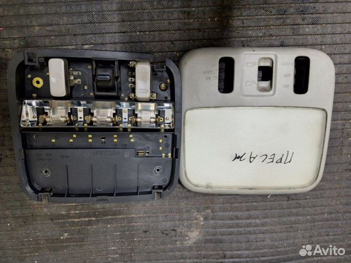 Плафон подсветки салона Nissan Presage U30 YD25