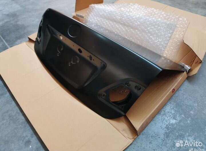 Крышка багажника toyota corolla 150