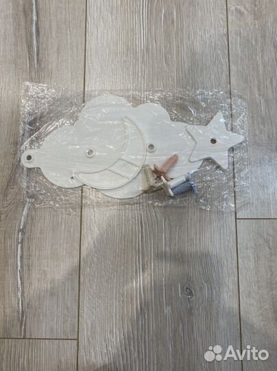 Крючок- вешалка в детскую