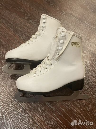 Коньки фигурные 35 размер женские