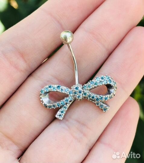 Пирсинг в пупок из серебра