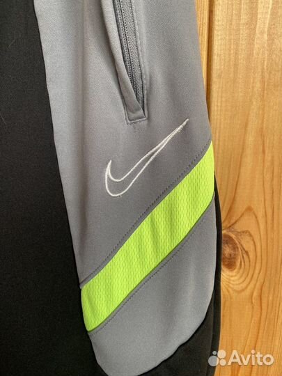 Спортивные штаны Nike