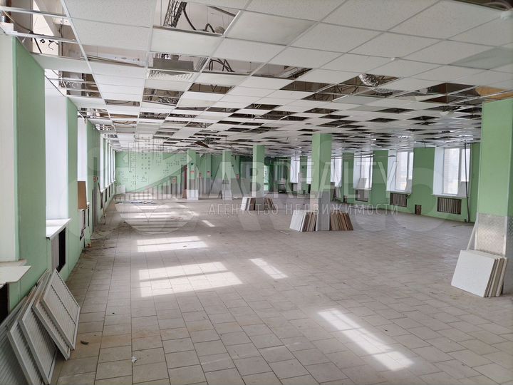 Здание, 2612 м²