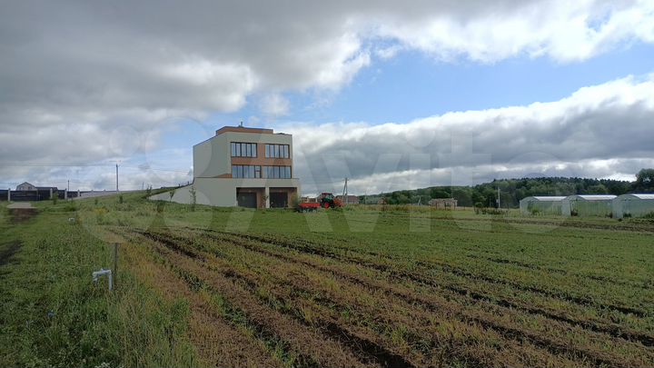 Дом 432 м² на участке 1,5 га