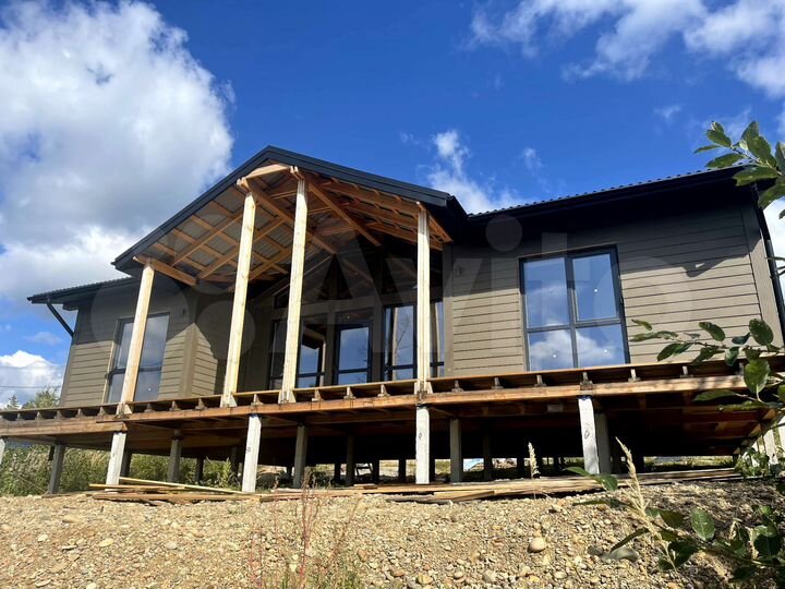 Дом 157 м² на участке 8,9 сот.