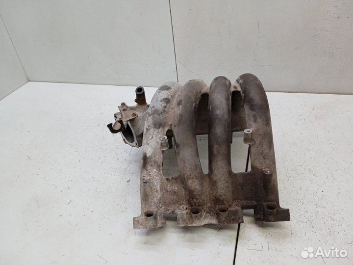 Коллектор впускной Volkswagen Passat B5 1.6 1998