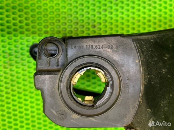 Фара противотуманная передняя правая Volkswagen