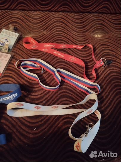 Коллекция бейджей с футбольных матчей