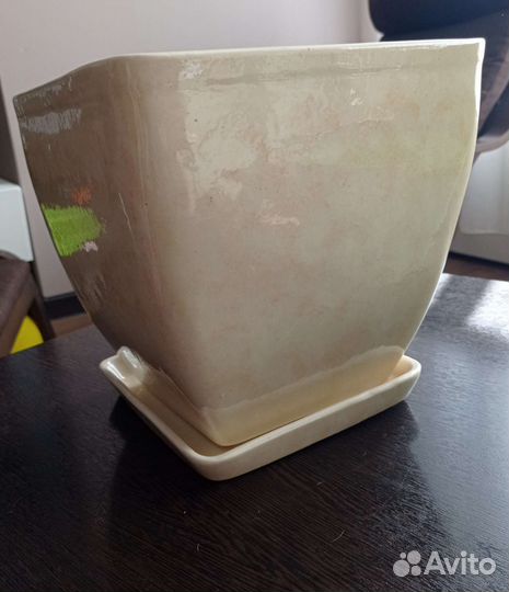 Керамический большой горшок для цветов