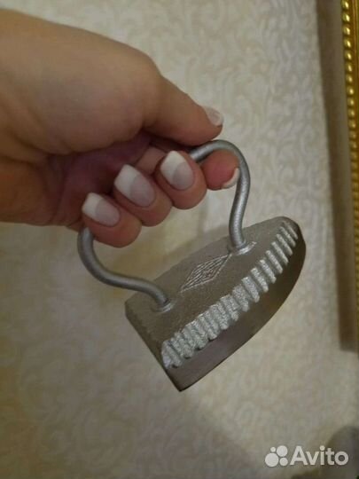 Утюг старинный