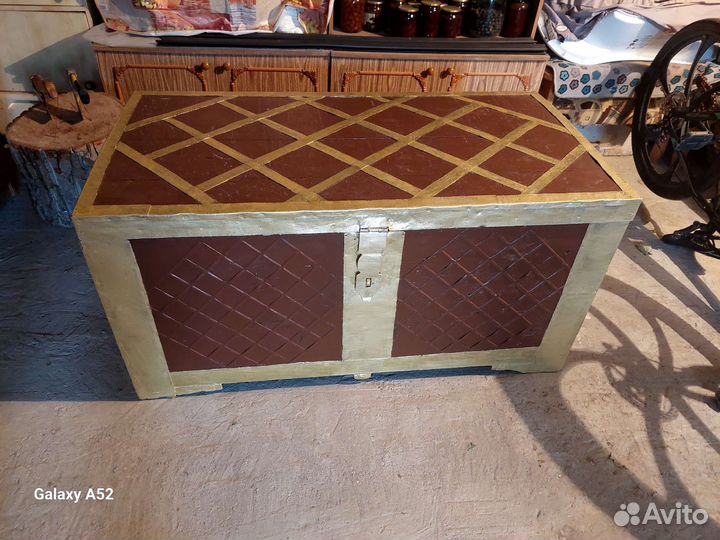 Сундук деревянный старинный