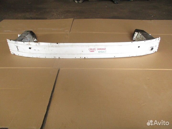 Усилитель переднего бампера Chevrolet Cruze (J300)