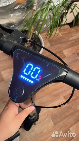 Самокат взрослый электрический