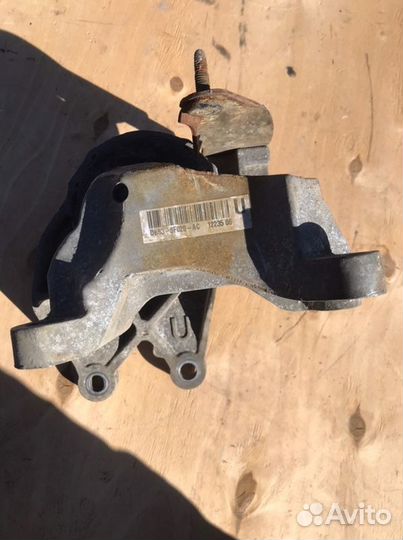 Кронштейн коробки Ford Explorer U502 DS344AA 2013