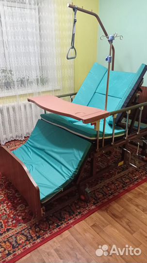 Кровать для лежачих больных с туалетом