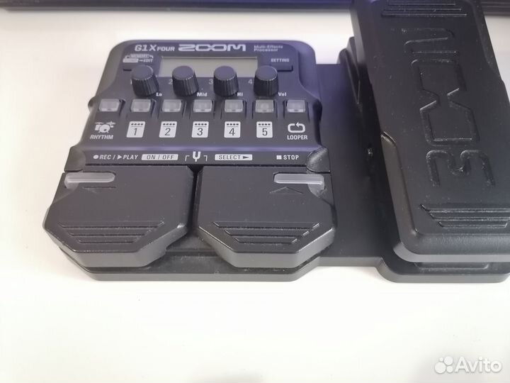 Гитарный процессор Zoom G1X Four
