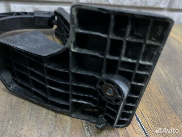 Hyundai Santa Fe (DM) Педаль газа