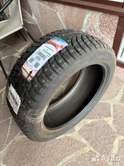 Nokian Tyres Hakkapeliitta 9 235/45 R18 190T