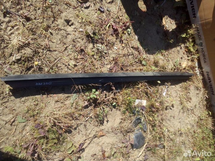 Уплотнитель стекла LADA Largus 2012