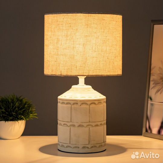 Настольная лампа 'Асни' Е14 40Вт бело-серый 19х19х