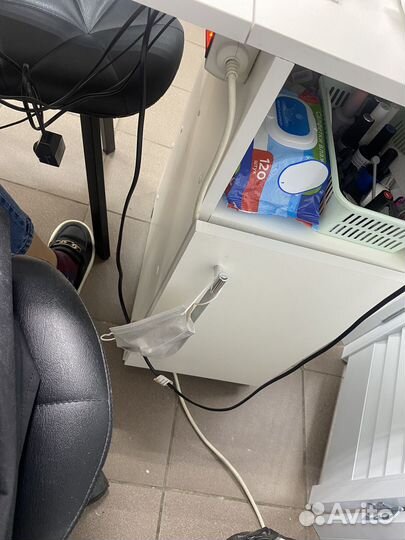 Стол для маникюра с вытяжкой бу