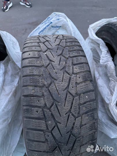 Nokian Tyres Hakkapeliitta 10 215/50 R17