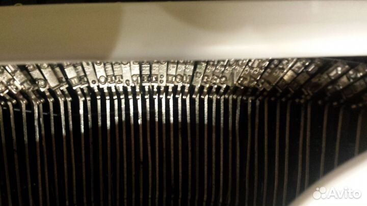 Механическая пишущая машинка