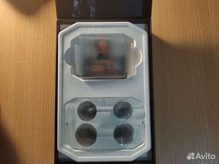 Беспроводные наушники Plantronics BackBeat Pro5100