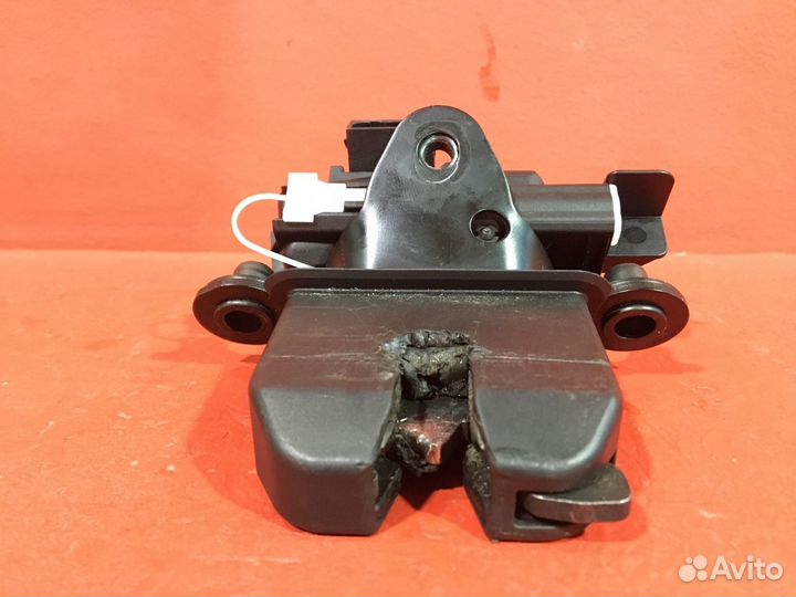 Замок двери багажника Skoda Roomster универсал BNM