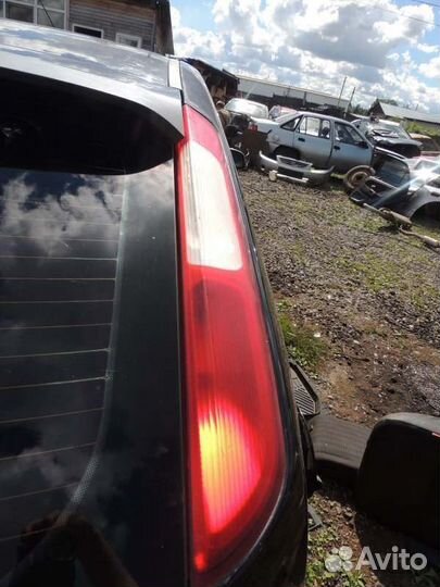 Фонарь задний правый Ford Focus 2 купе qqbd 1.8