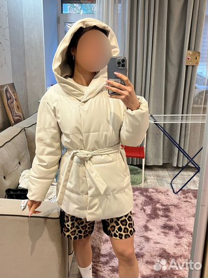 Пуховик бежевый под кожу