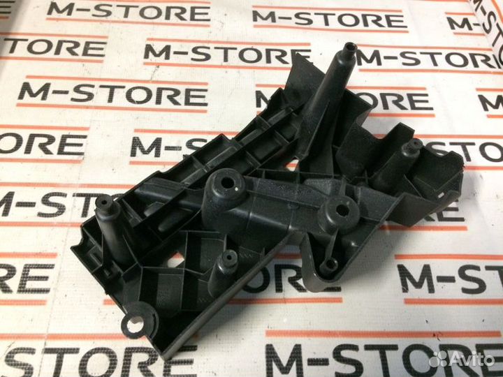 Ящик для инструментов Bmw X5 E53 M54B30 2004