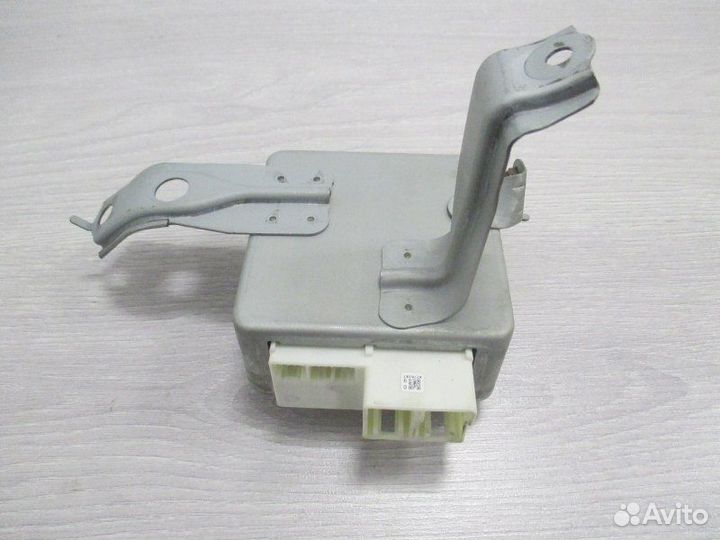 Другие эбу салона Toyota Avensis 1.8 2003