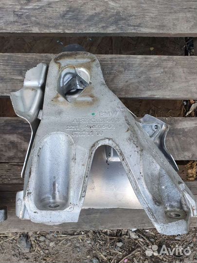 Кронштейн двигателя правый BMW X5 F15,X6 F16