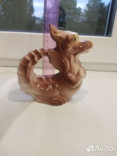 Фигурка дракончика
