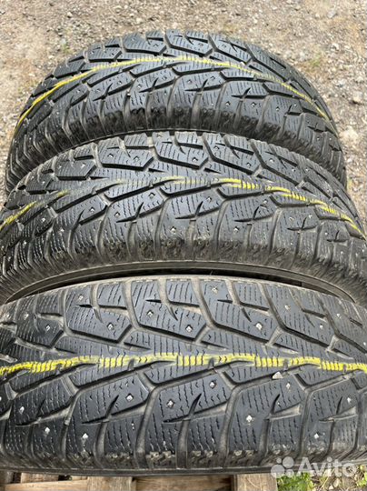 Yokohama Ice Guard Stud IG55 215/70 R16