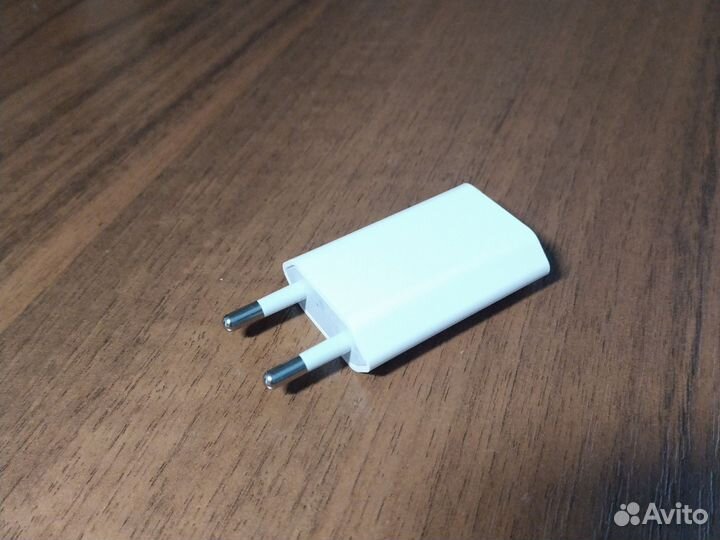 Блок зарядки iPhone