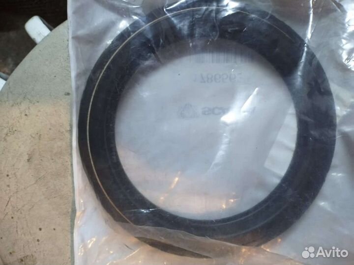 Продам сальник кожуха маховика