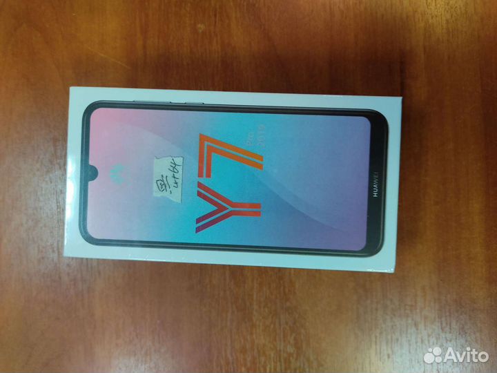 Смартфон Huawei Y7 (2019). 4/64
