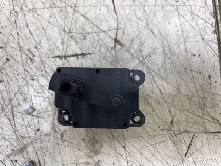 Моторчик заслонки отопителя Volvo S80 B5244S 2006