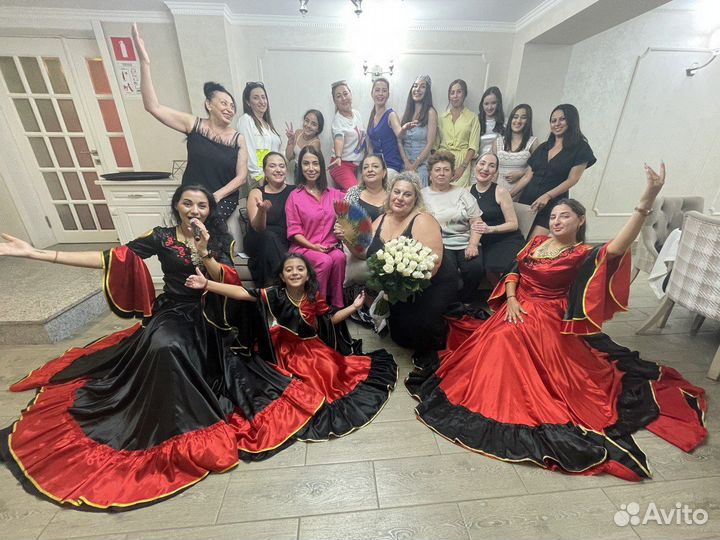 Цыгане на праздник, цыганский ансамбль