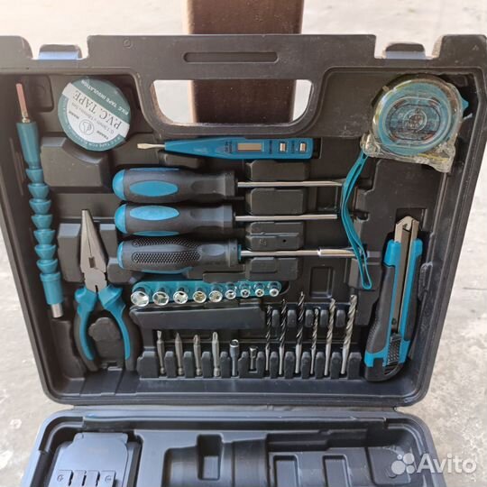 Ударный шуруповерт Makita 26v с набором