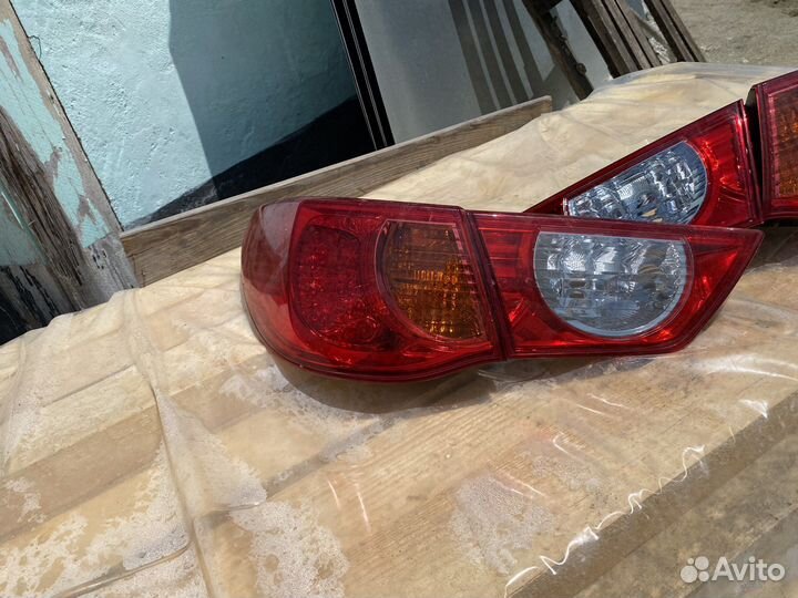 Комплект задних фонарей toyota mark x 2009г